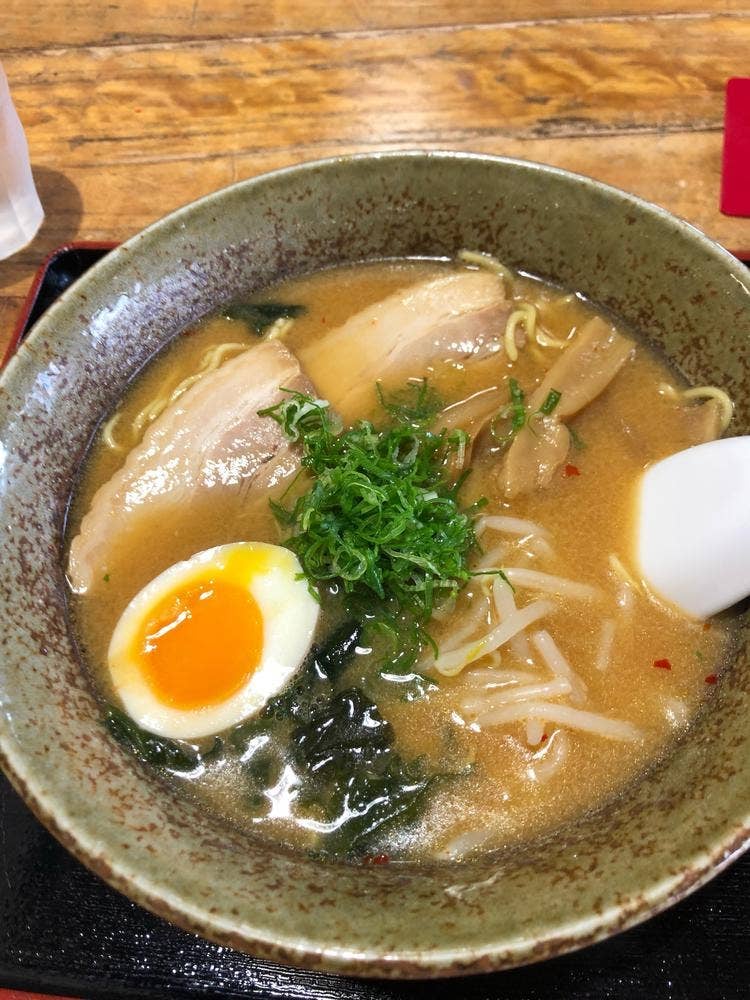 湖畔亭