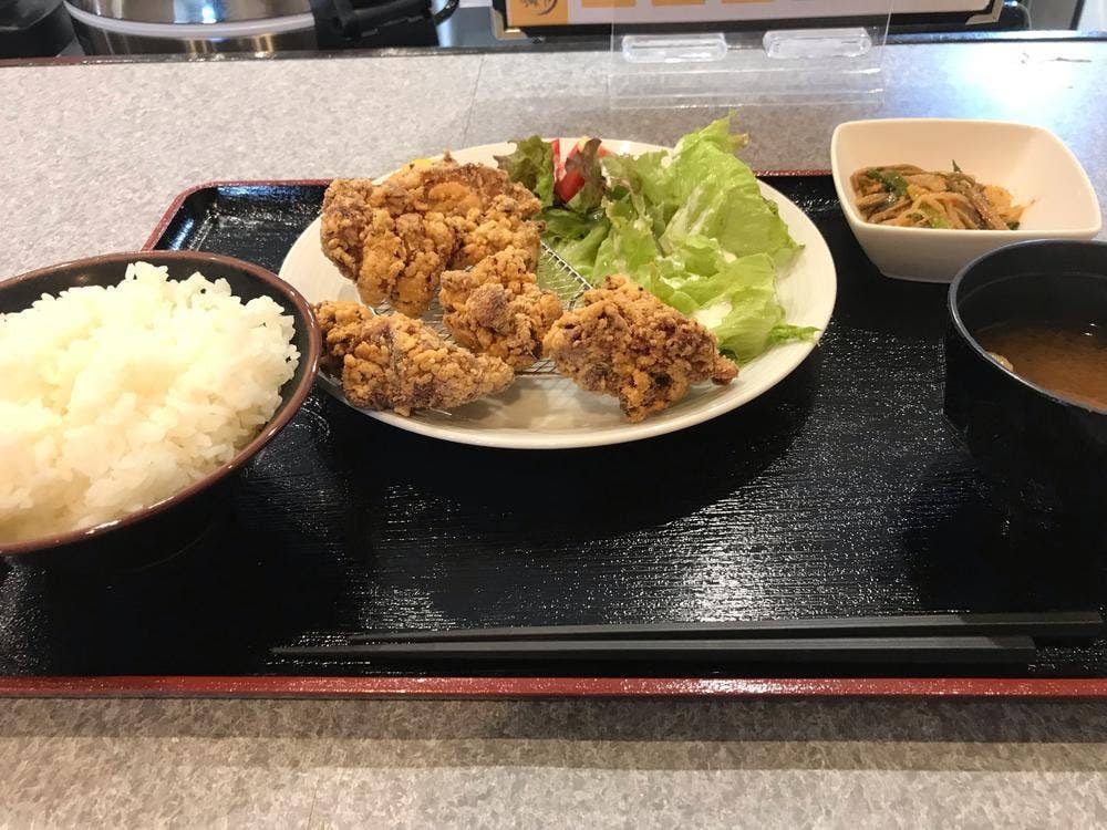 鶏マカ食堂