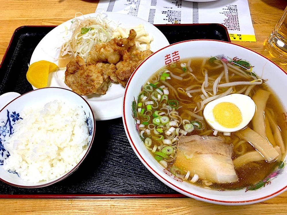 直島らうめん積