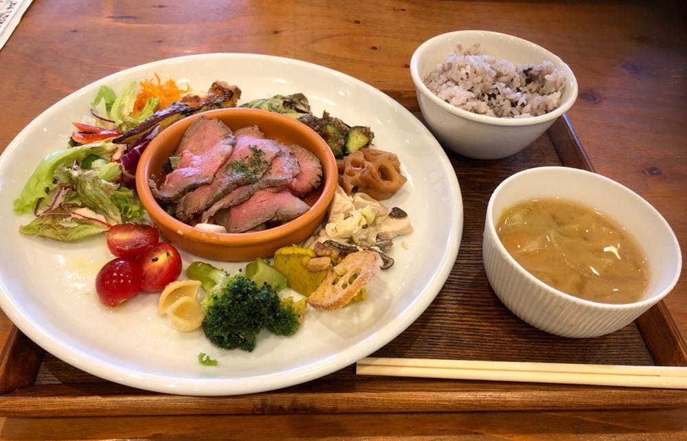 食堂 晴レ