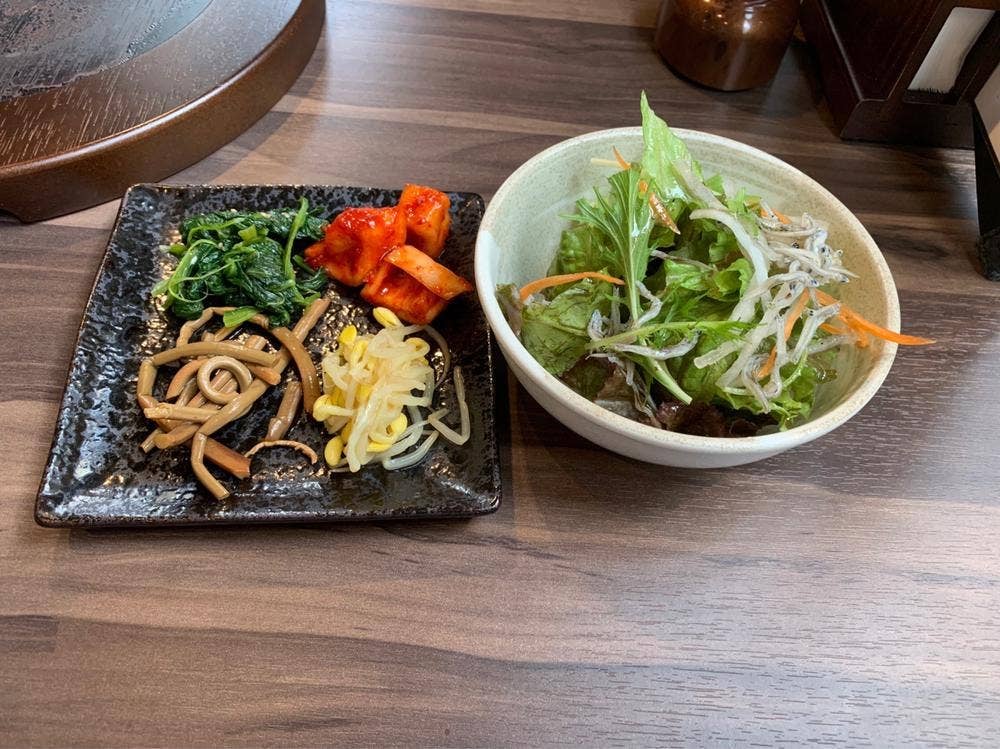 黒毛和牛焼肉と本格もつ鍋 山樹 小牧原店