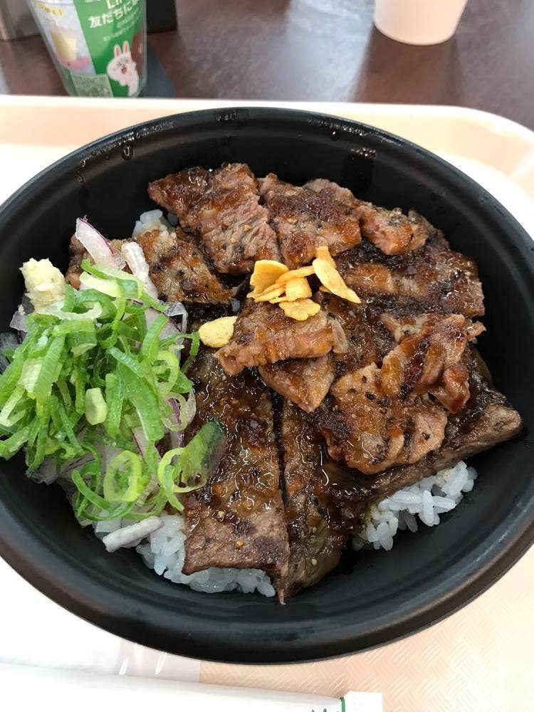 どすこいどんぶり