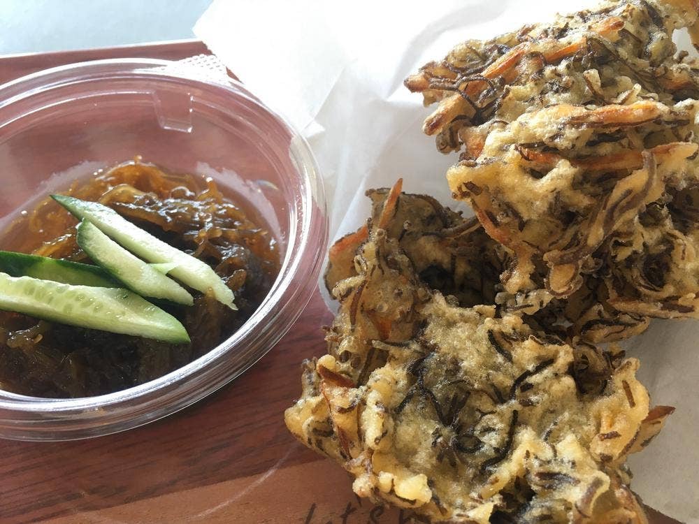 うるマルシェ フードコート