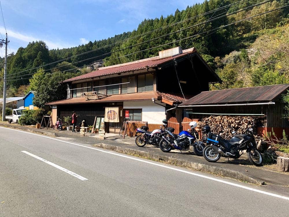月猿虎 古民家ダイナー