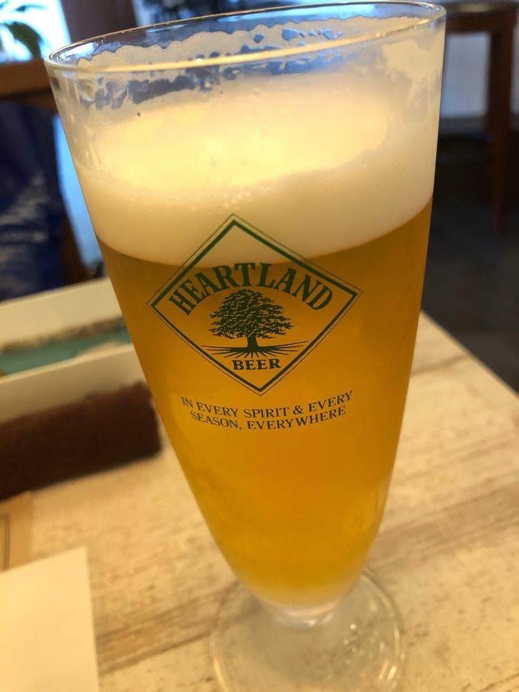 Saloon’s Bar & Cafe DAISY