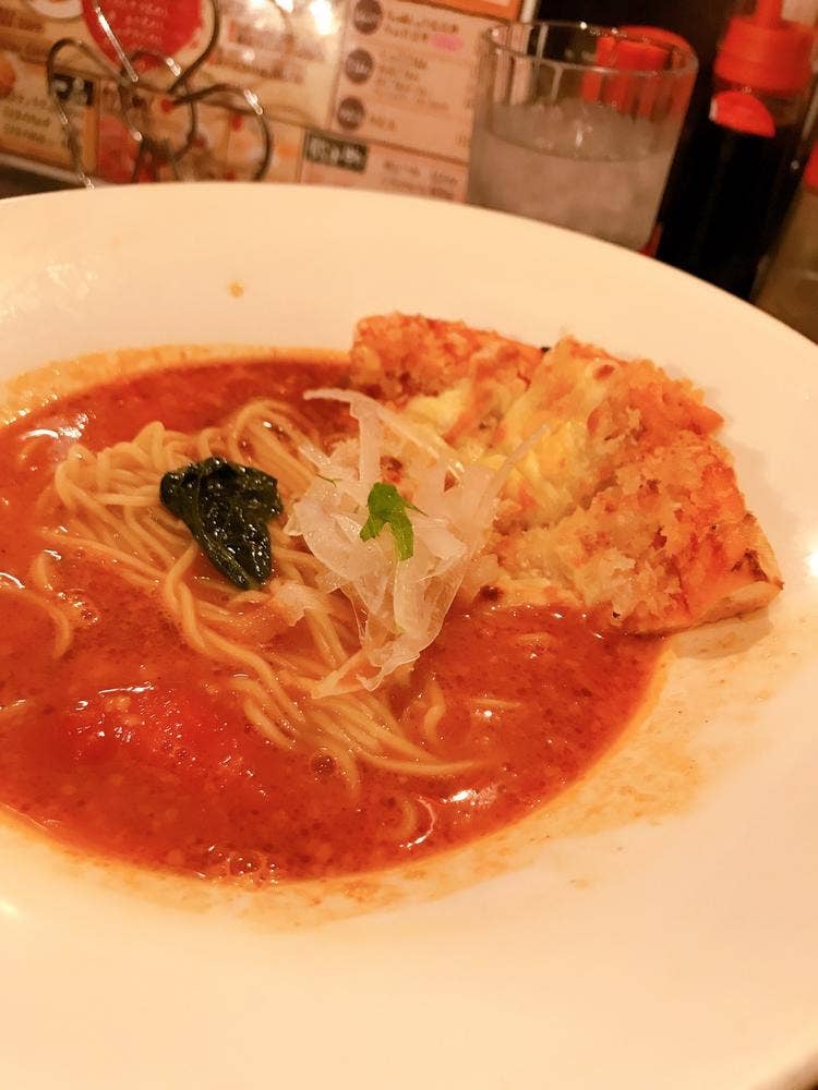 真っ赤なとまとらーめんとまこ 枚方市役所前店