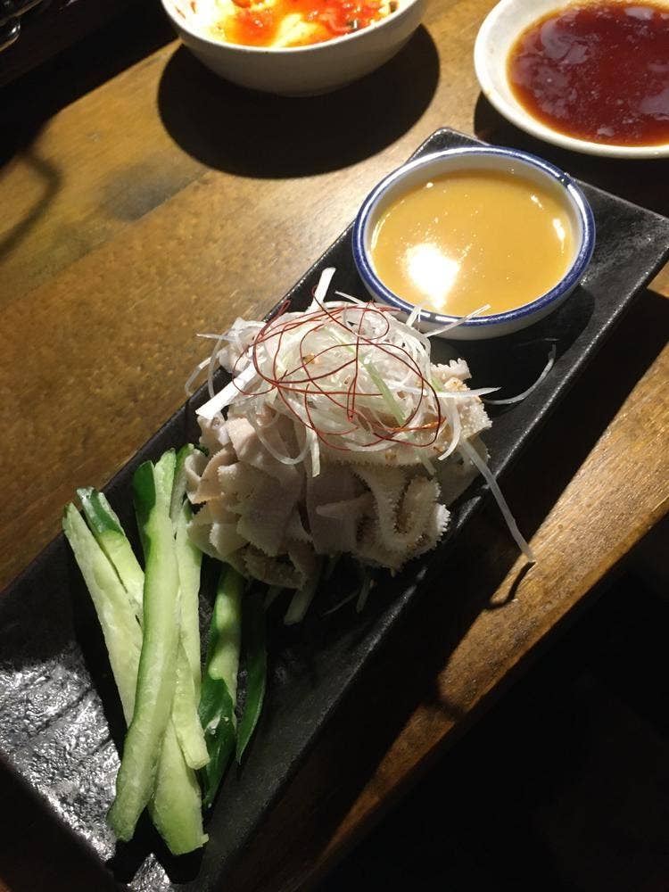 炭火焼肉 牛八