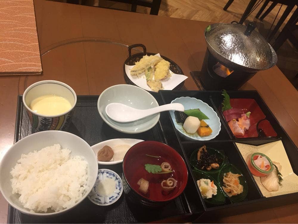 お食事処 扇 牛滝温泉 四季まつり