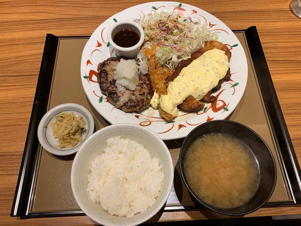 やよい軒 光丘店