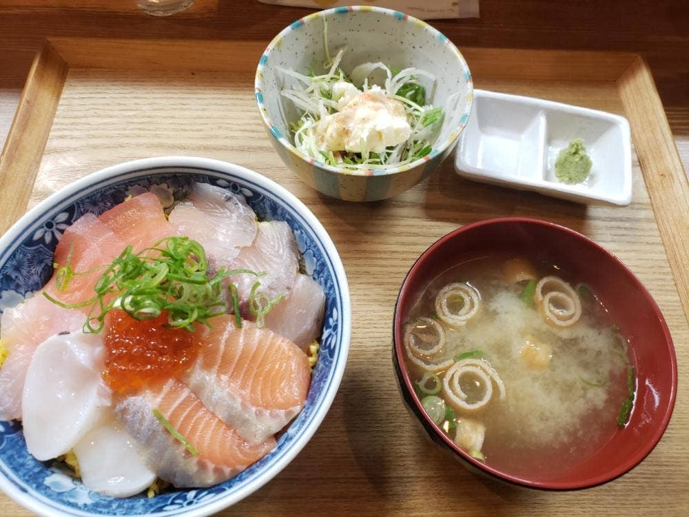 気まぐれ食堂 トラトネコ