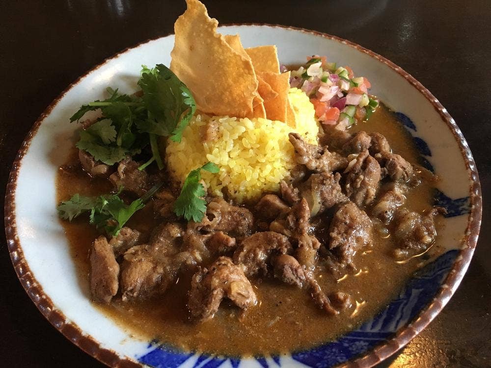 今宵、成田で世界の肉料理とごほうびワインを