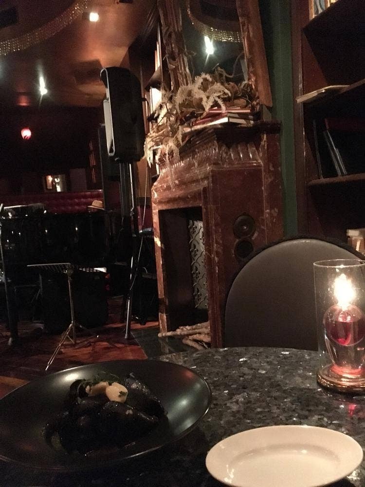 タブローズ ラウンジ