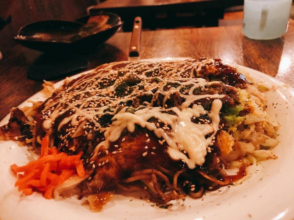 広島風お好み焼 鉄板焼 へっちゃらや