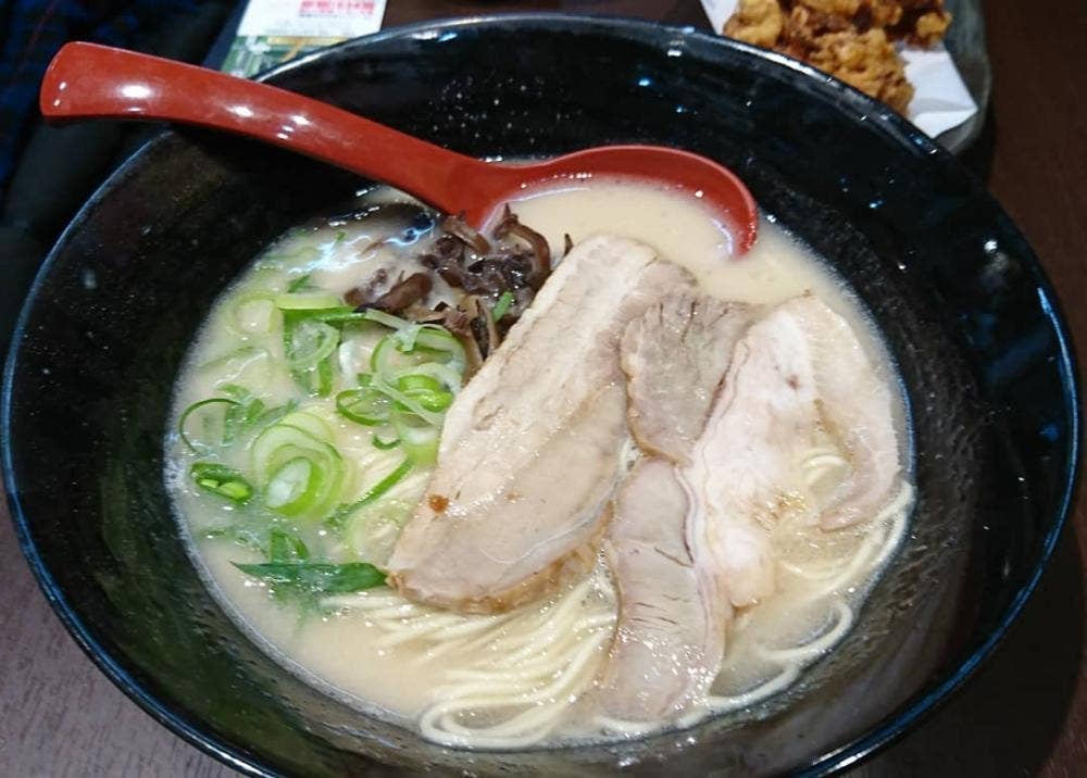 大阪城 豚骨らーめん 秀侍