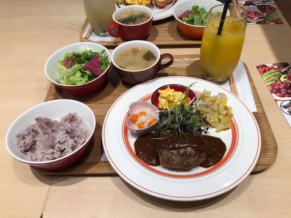 KURUTOおおぶ×タニタカフェ