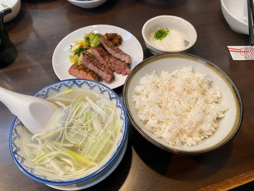 牛たん炭焼 利久 本町店