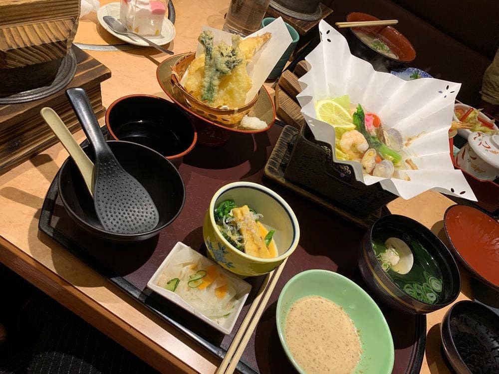ふぁみり庵はいから亭 与次郎本店