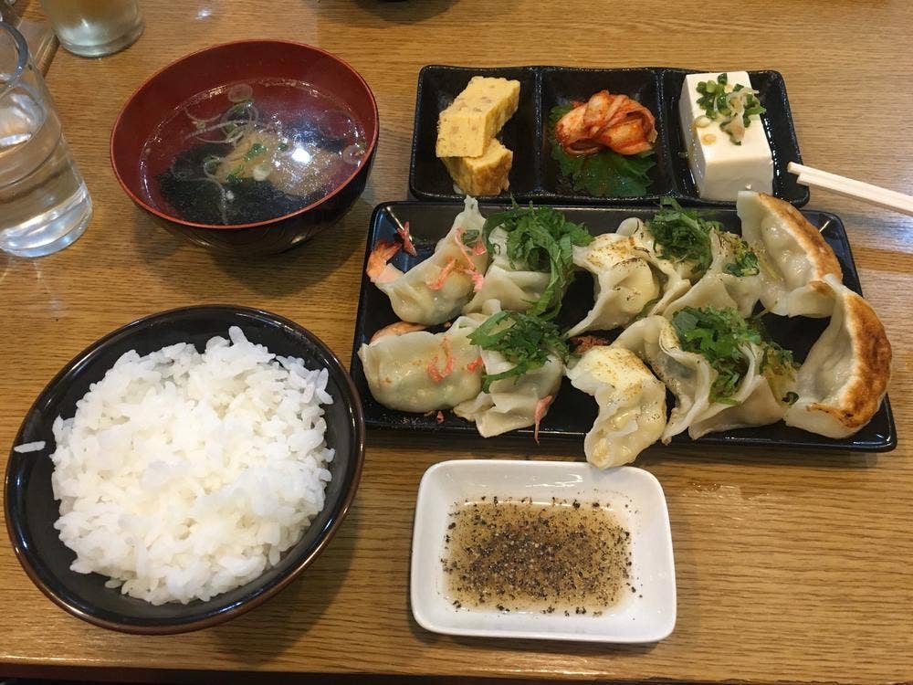 ブンブン餃子 草加本店