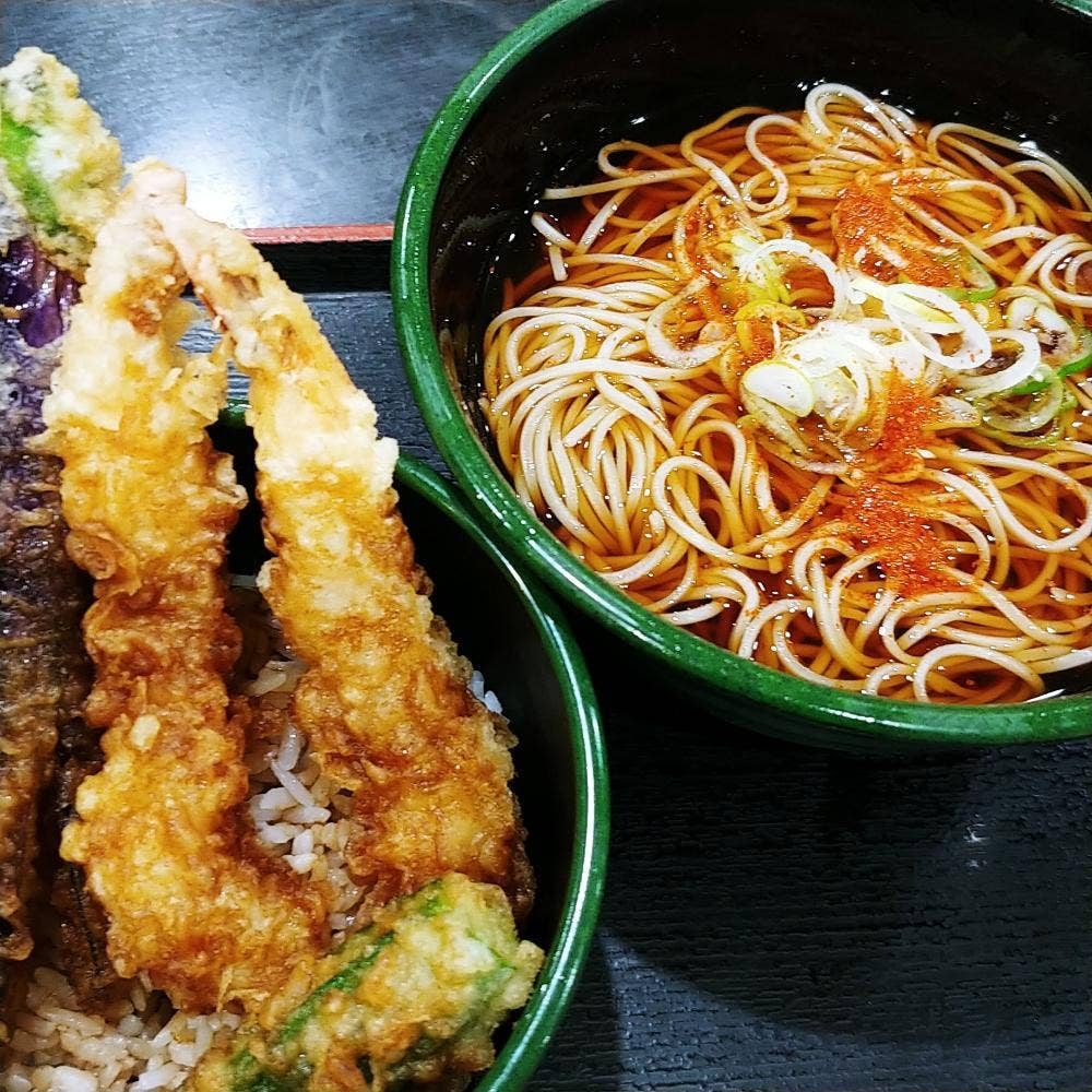 ゆで太郎 もつ次郎 鶴見中央店