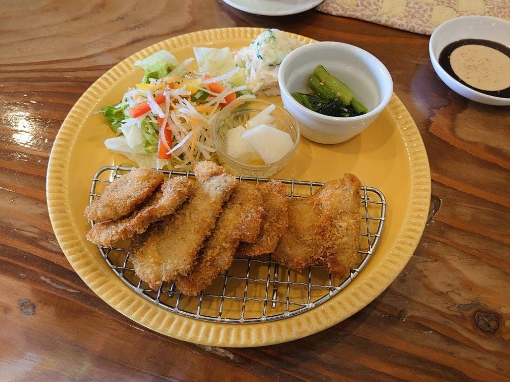 ガレージ & カフェ ペニーレーン