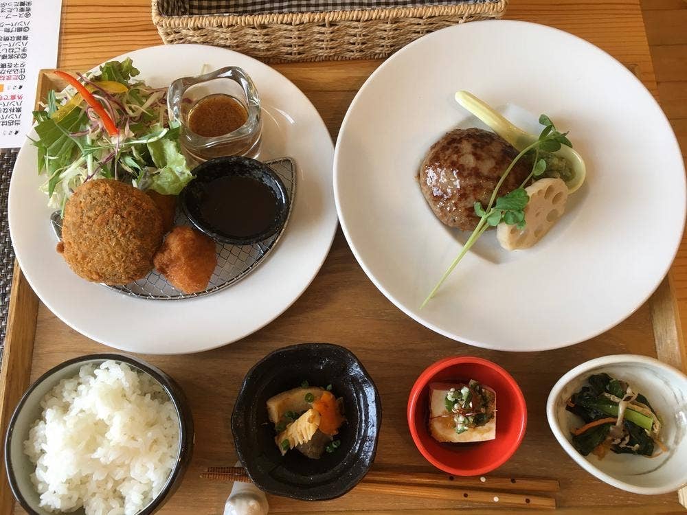 ハンバーグcafé Narisuke