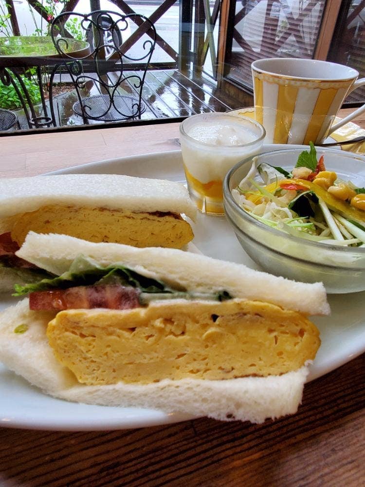 チロル カフェ