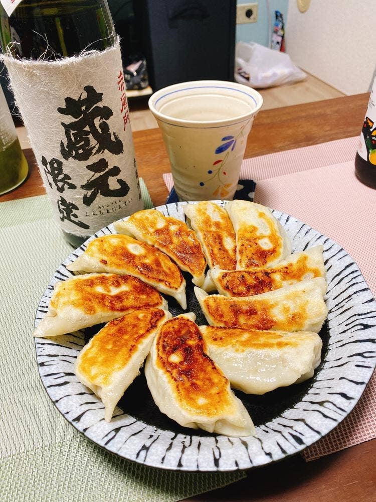 餃子のヨコミゾ 上小町本店