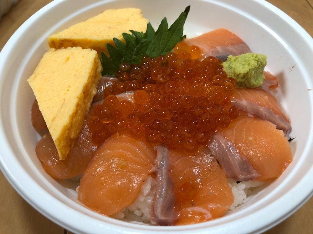 つきじde丼どん