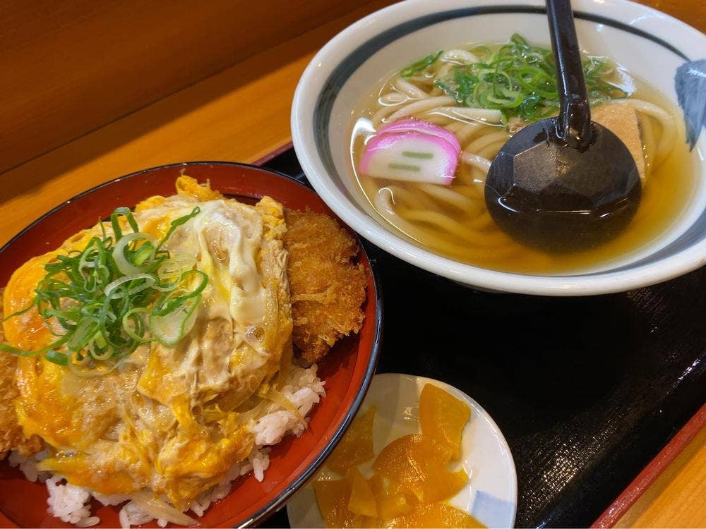 四國うどん なんばウォーク西店