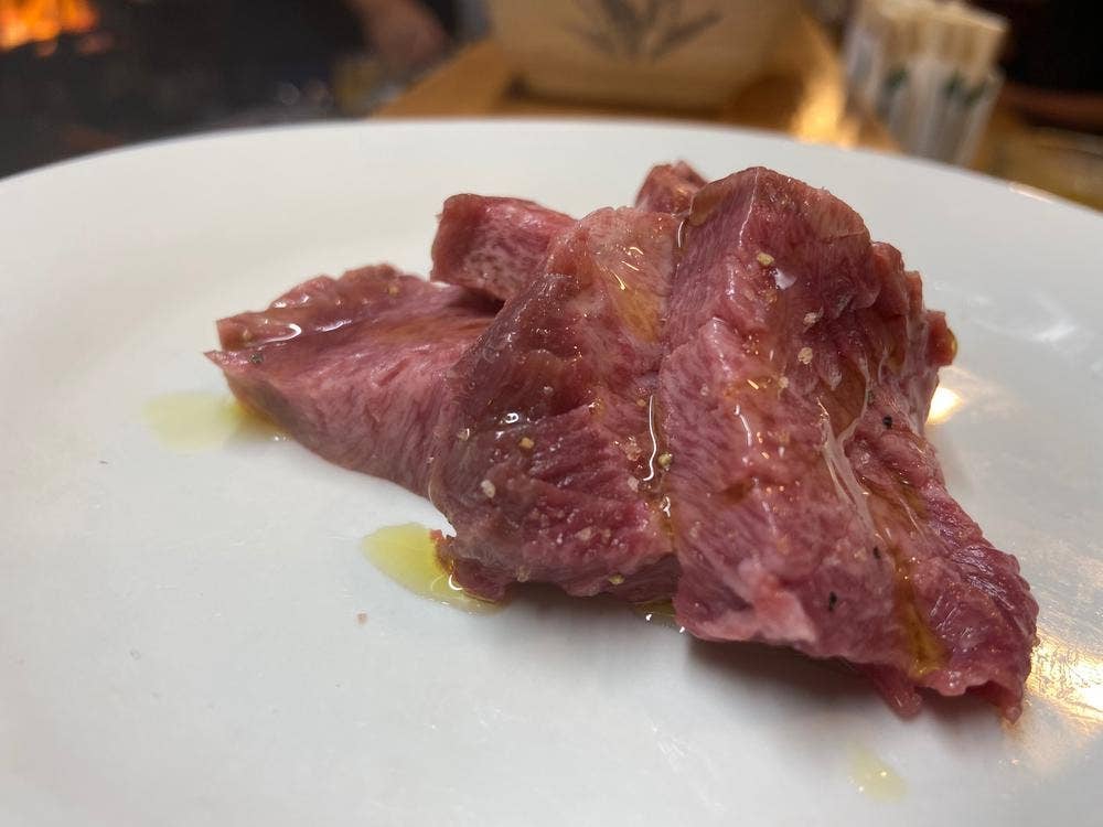 深夜肉 まる中