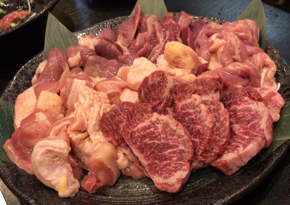溶岩焼と焼鳥の店 鶏富士