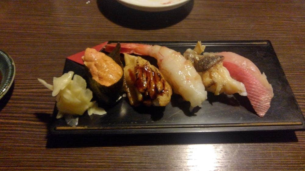 寿司ダイニング だるま家