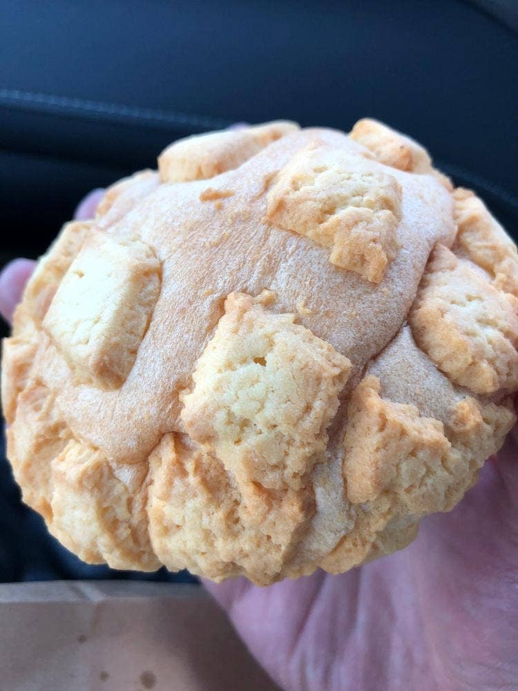 世界で2番めにおいしい焼きたてメロンパンアイス 南条SA上り線店