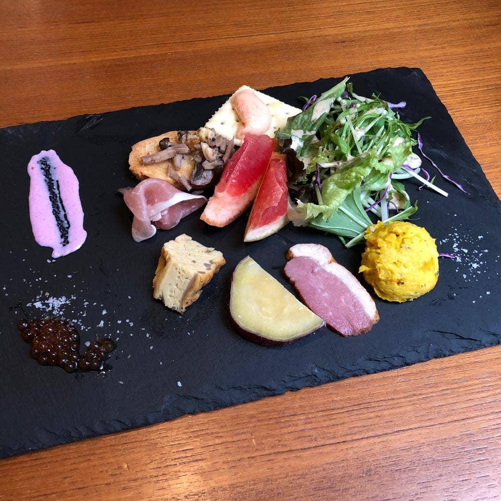 お肉料理とバーベキューもできるカフェレストラン ダイニングカフェスクエア