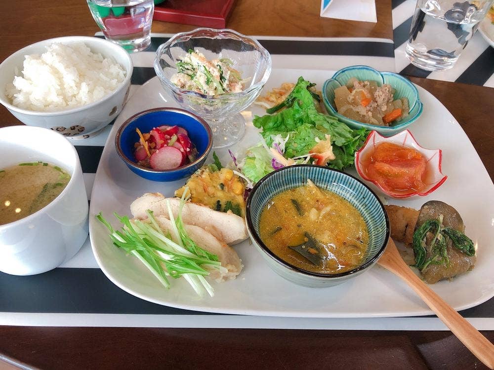 Cafe Zen 器とランチの店