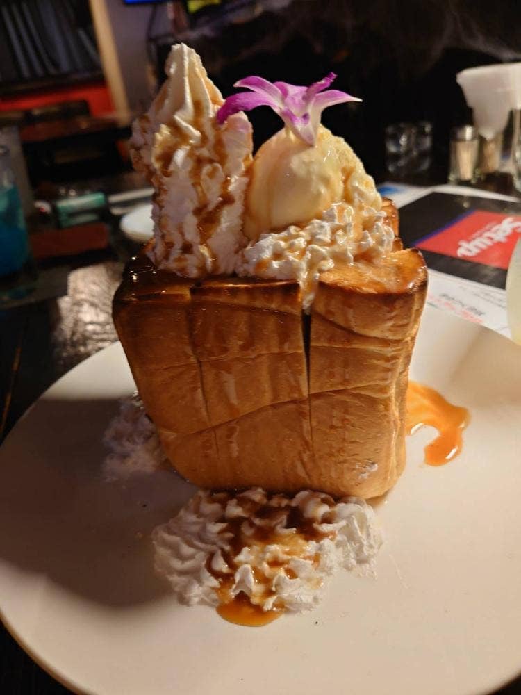 Set up 石垣島Amusement Dining Bar