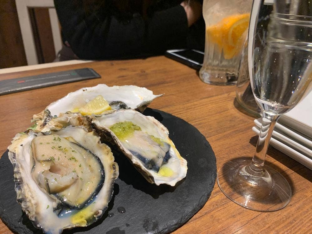 貝と白ワインのバル KAKIMARU 綾小路店