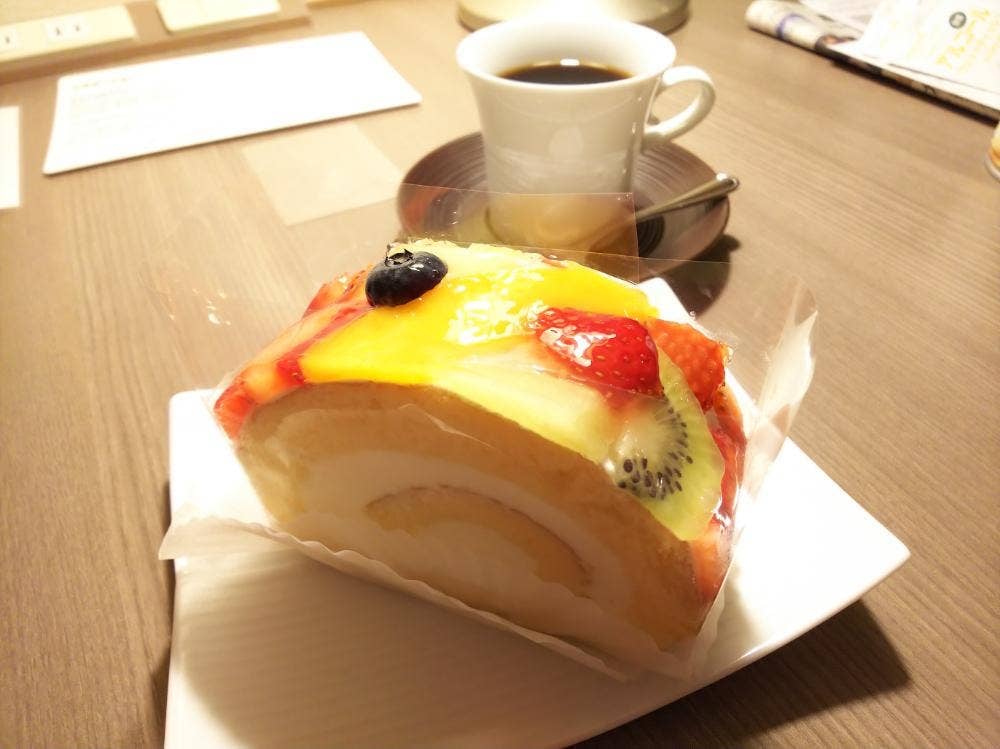 はらロール + café 博多店