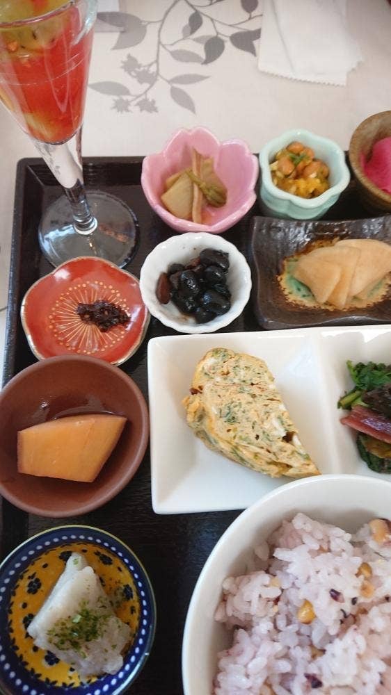 名前のない店no name