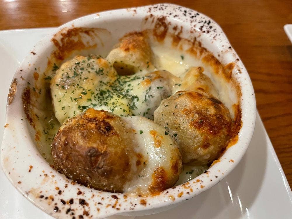 窯焼きピッツァ & イタリアン居酒屋 ハチョボリーノ