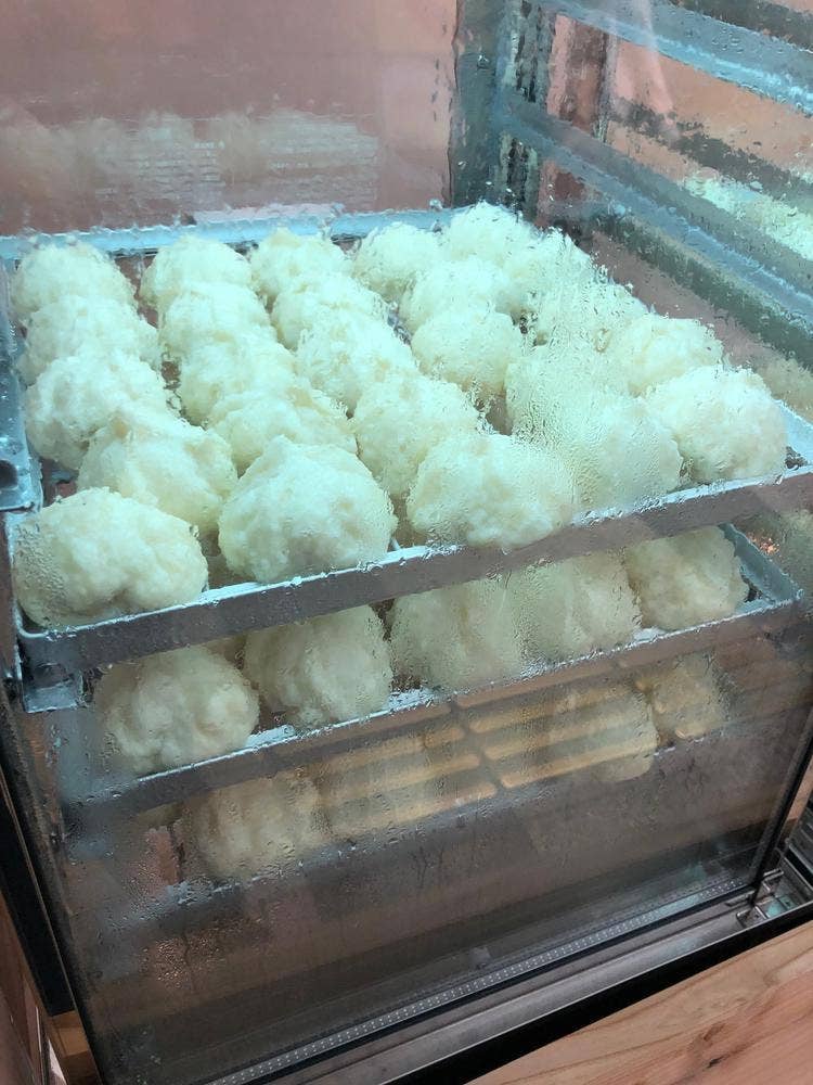 小さな豚まん kesa kichi クリスタ長堀店