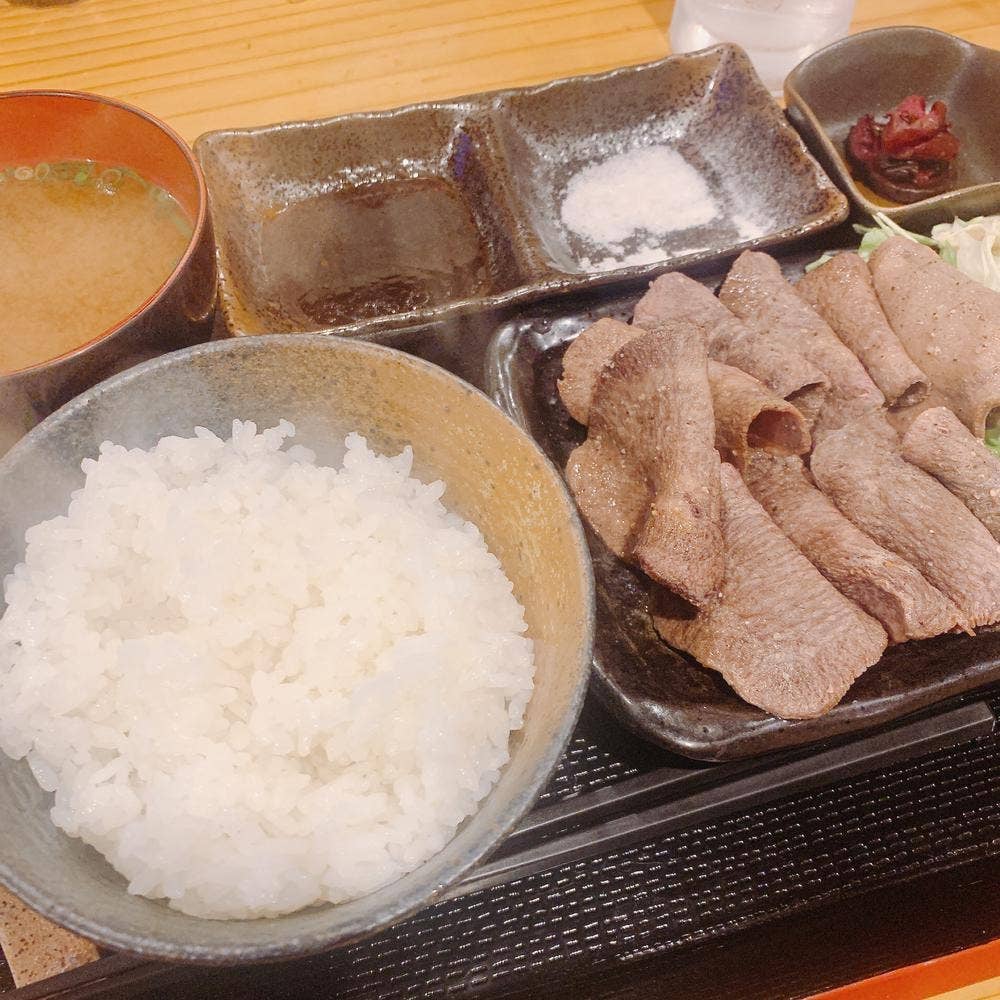 焼肉Dining 肉や すず