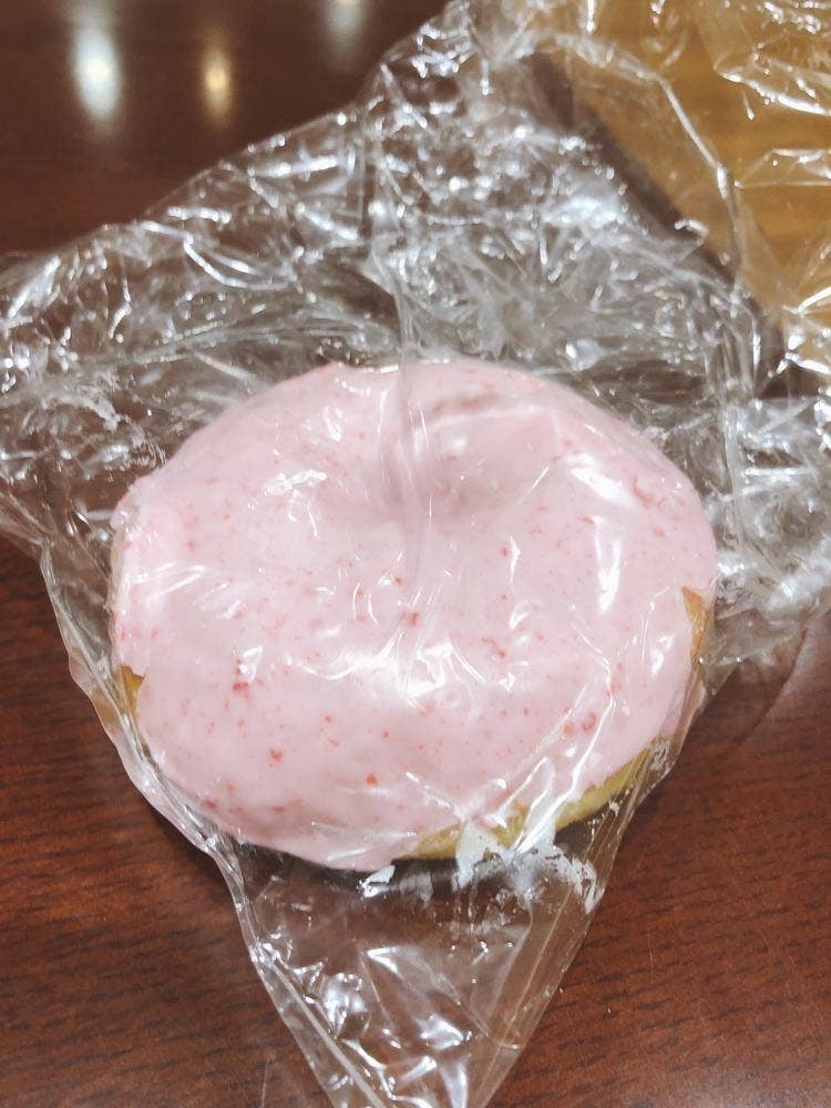Glutton bears bakery 立場