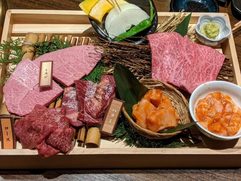 炭火焼肉 笑門来福