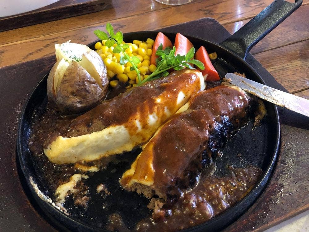 ハンバーグ専門店 イズツヤ