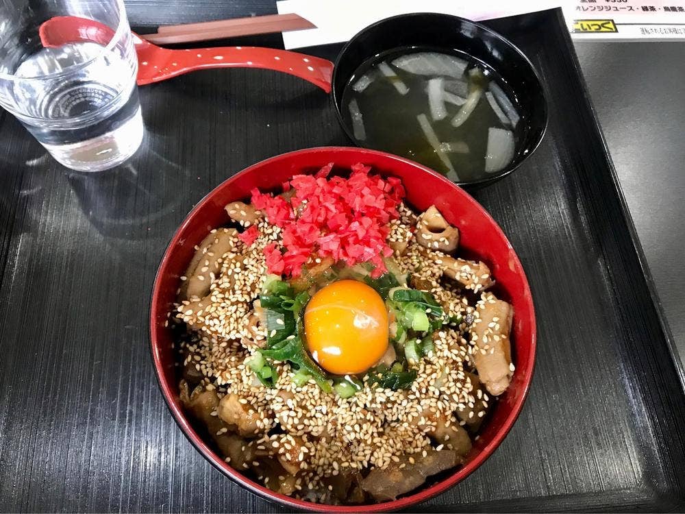 豚ホルモン丼 るなてぃっく