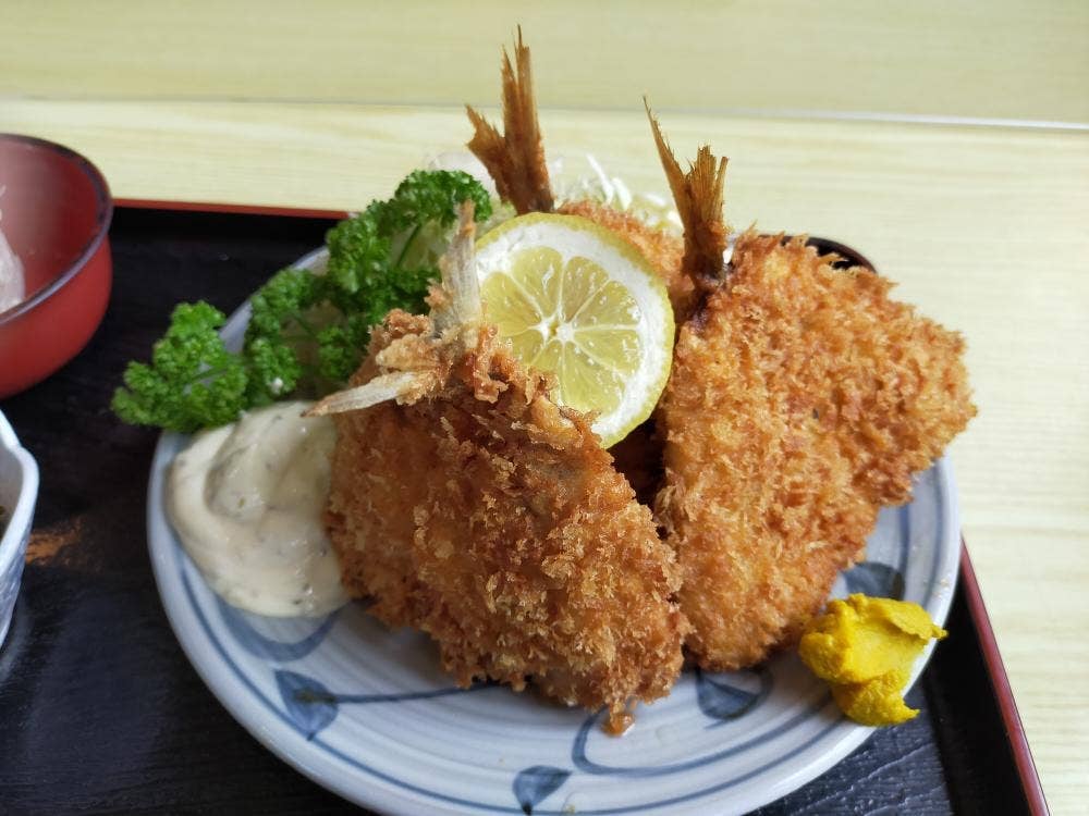 魚三会館