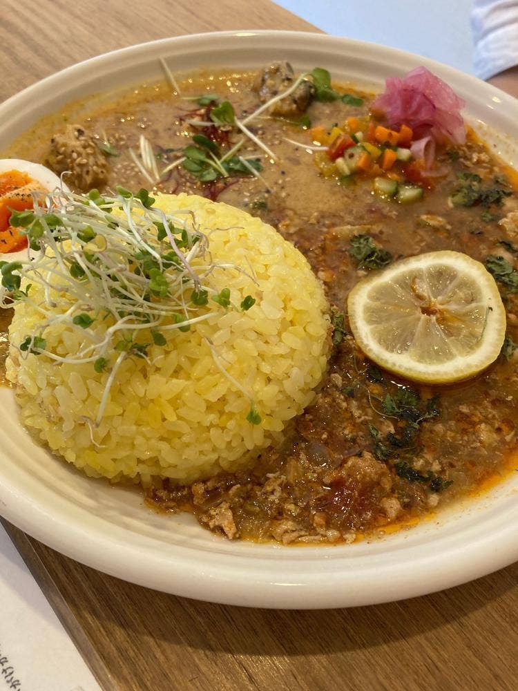 KOMOLEBI