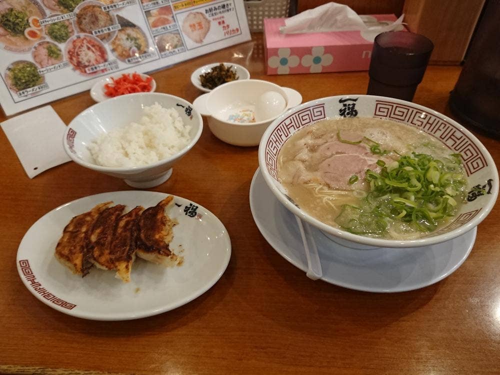 博多豚骨ラーメン 一福 エコールいずみ店