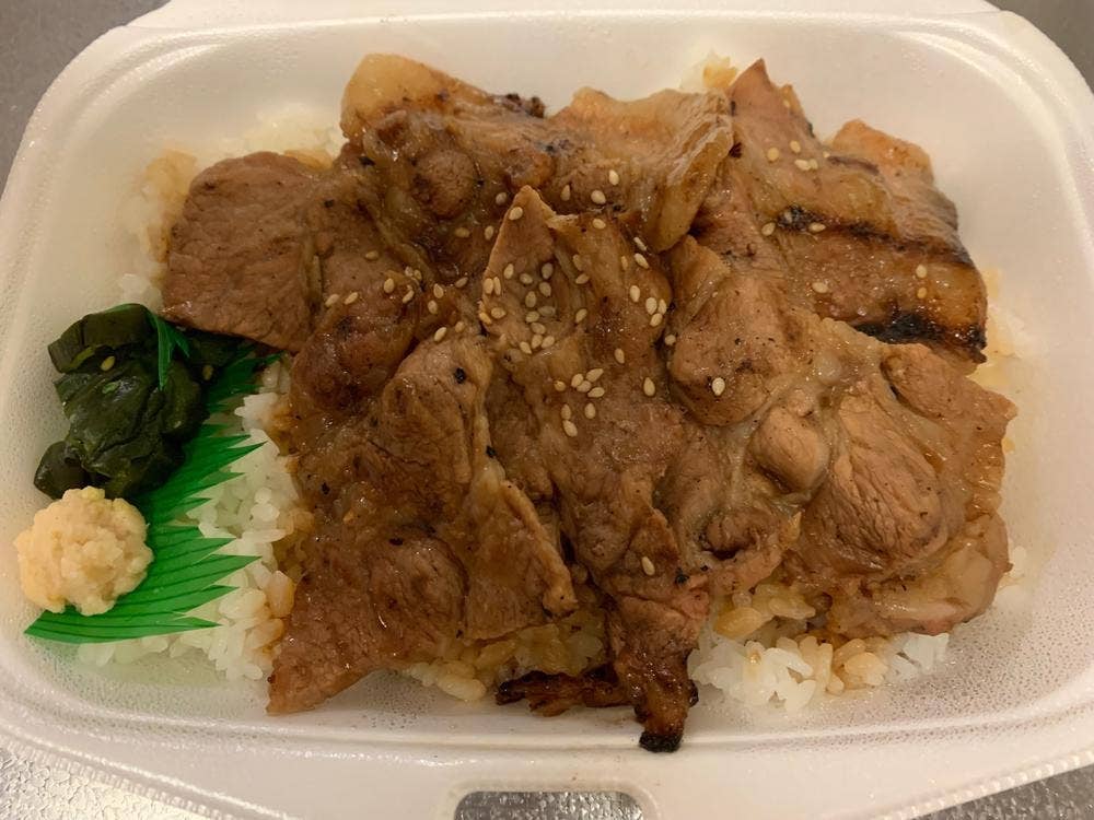 アディクトン